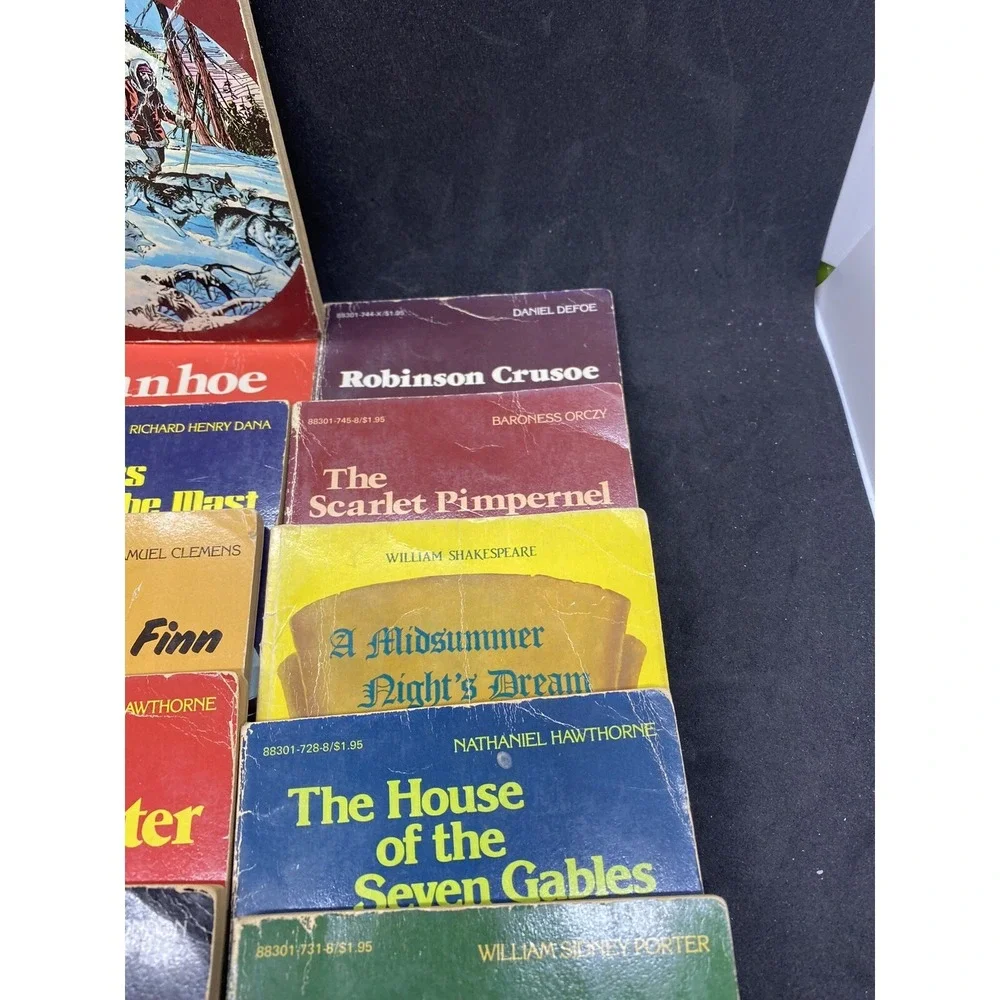 Lot of 19‎ Pocket Classics 